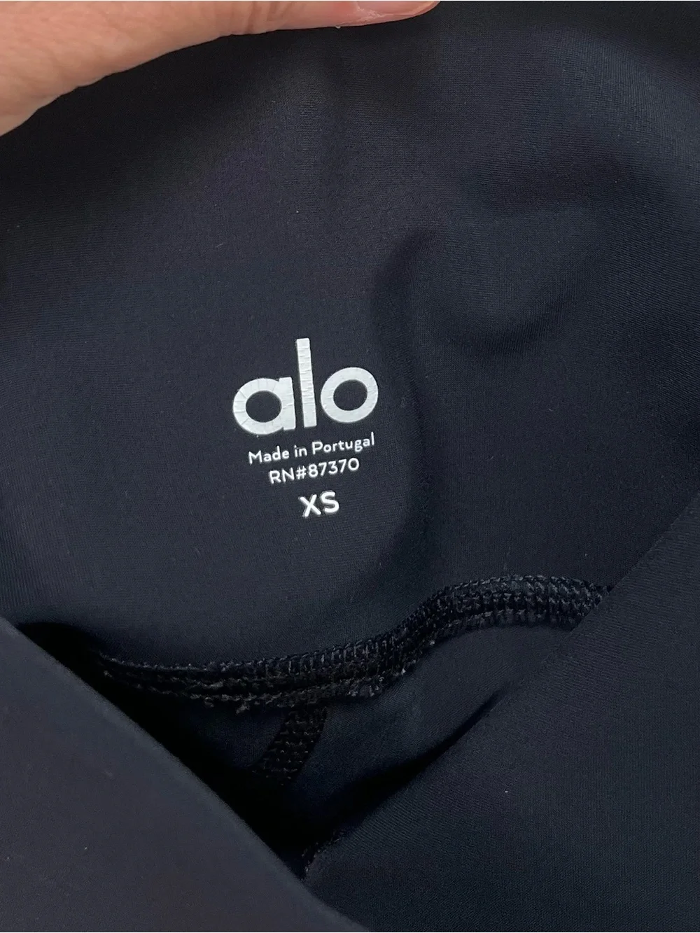 Alo Yoga Womans Ripped Warrior Leggings. High waisted. Size XS